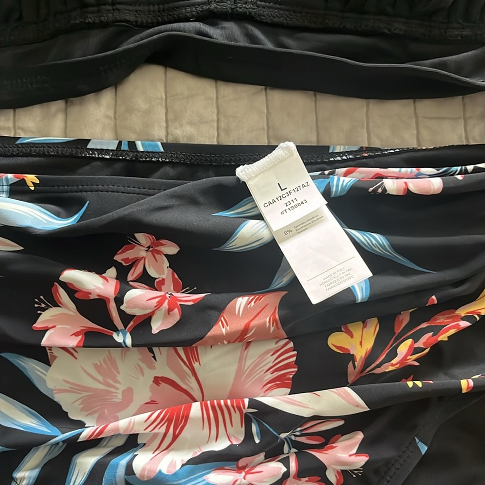 Brand new - never worn - Cupshe high waisted bikini - Picture 7 of 9